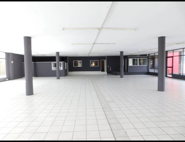 1,033M² RETAIL TO LET IN KENSINGTON B
